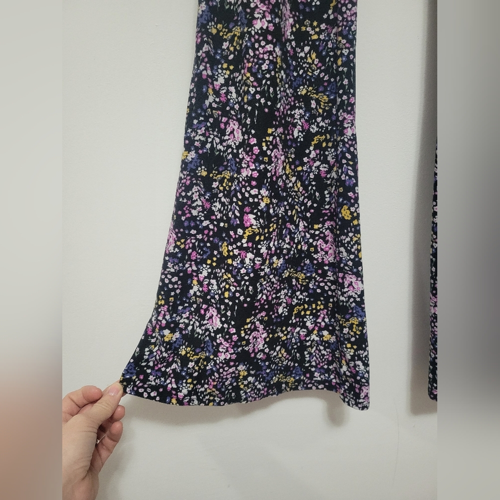 Multicolor Floral Bell Bottom Leggings - Picture 2 of 4